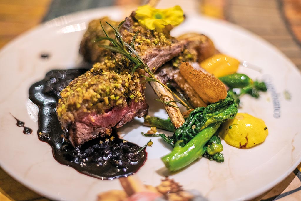 Lammcarre mit Pistazienkräuterkruste